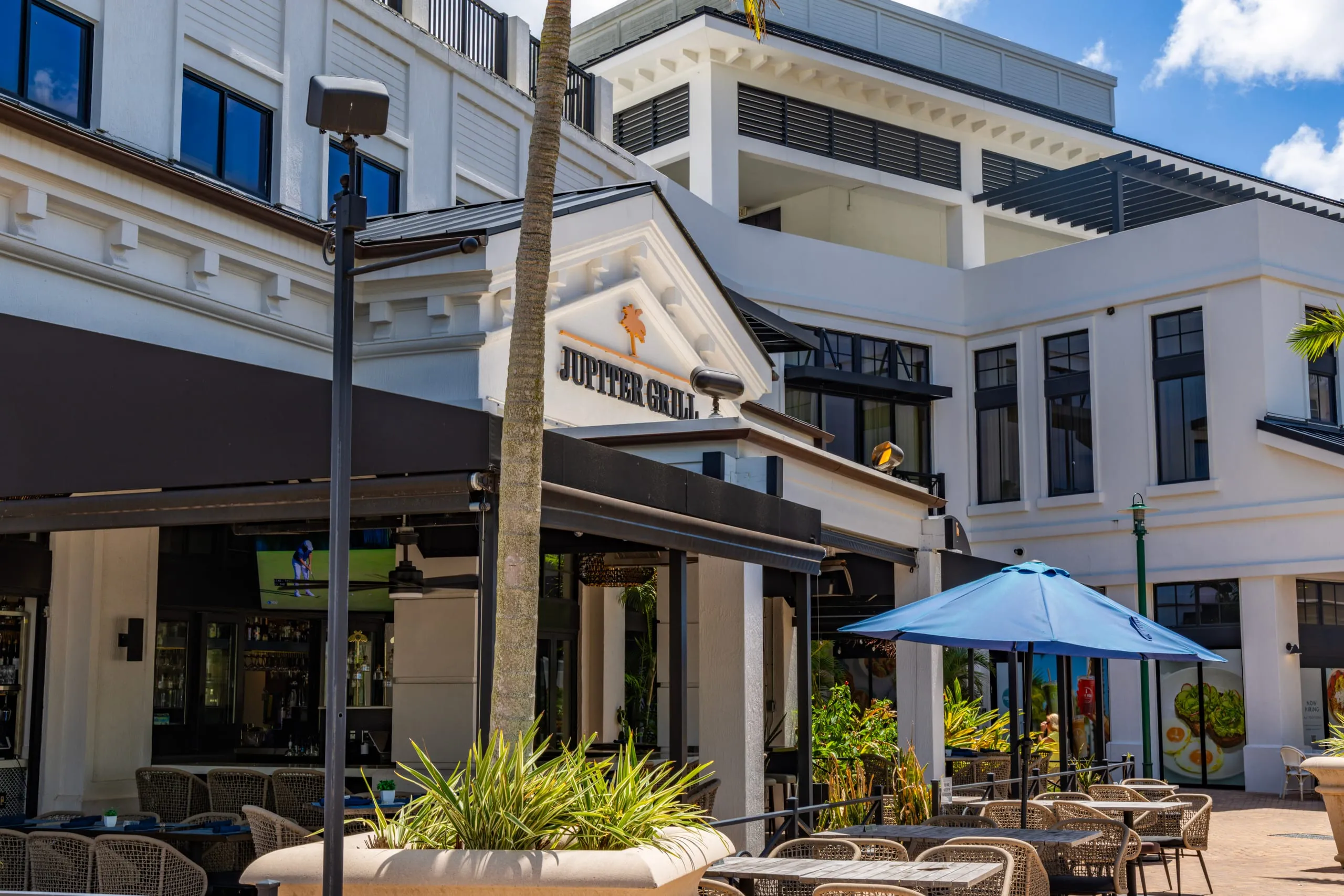 Patio dining outside Jupiter Grill at Harbourside Place in Jupiter, Florida